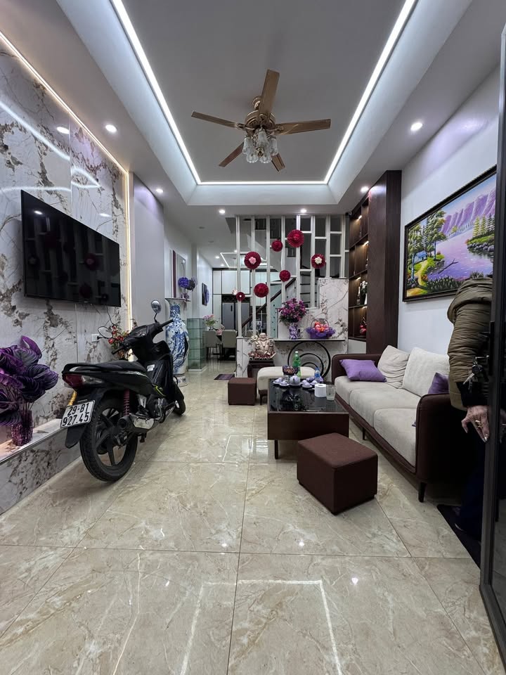 Nhà Phố Hồng Mai, Hai Bà Trưng 40m² - 5 Tầng, 5PN, Nội Thất Đẹp - 9 Tỷ