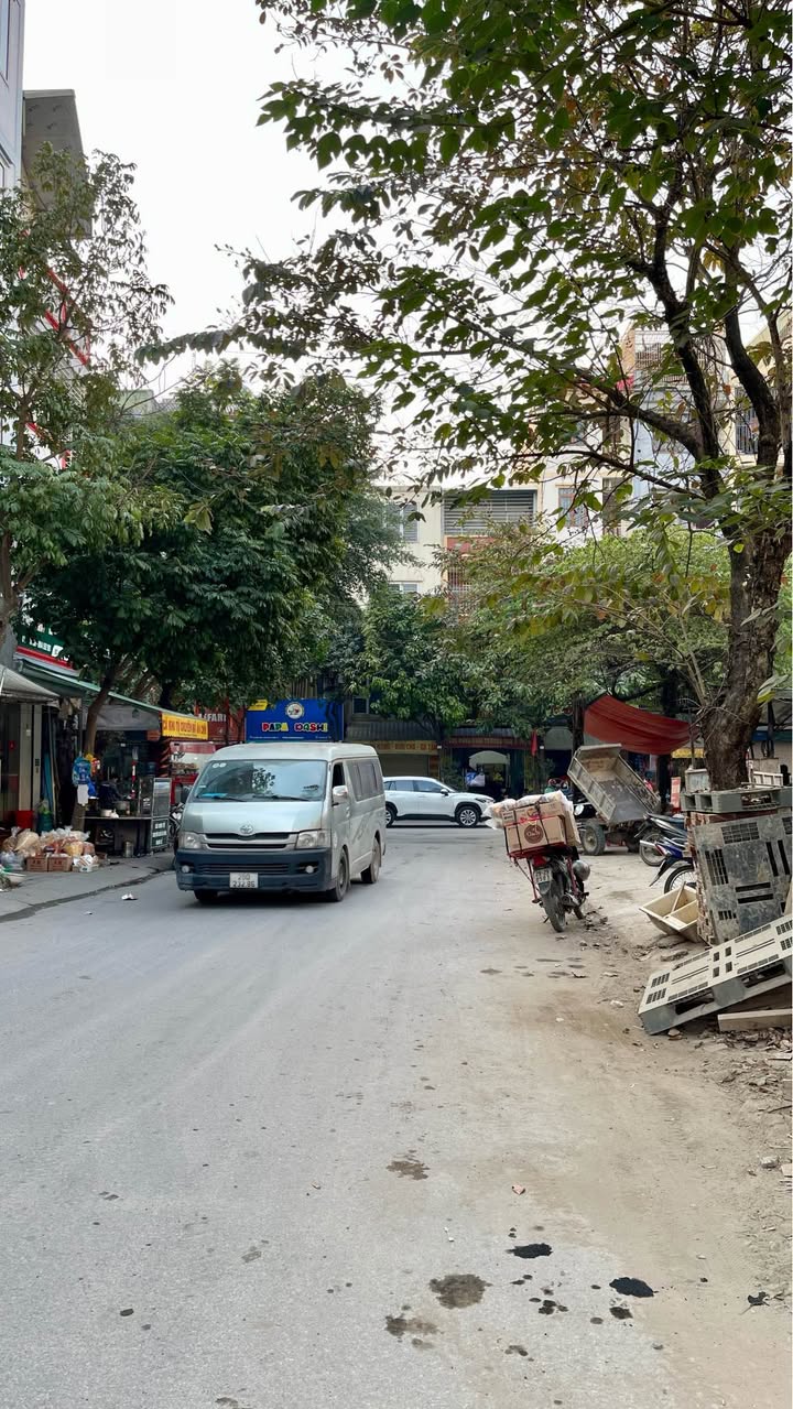 Nhà Phố Kinh Doanh 6 Tầng Thang Máy KĐT Mậu Lương, Hà Đông - 300m²