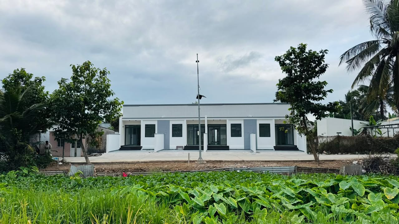 Nhà 100m² KDC Vĩnh Lợi, Rạch Giá - Ô tô vào nhà, bờ kênh thoáng mát