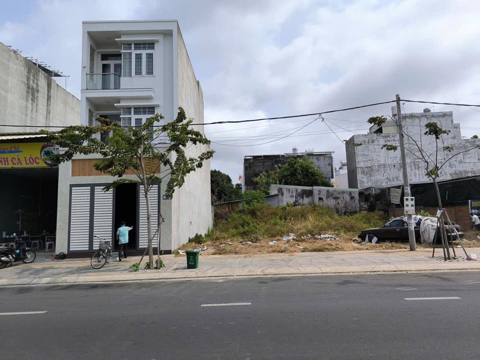 Đất nền P.11 Vũng Tàu 121m² - Sổ đỏ chính chủ, vị trí đắc địa!