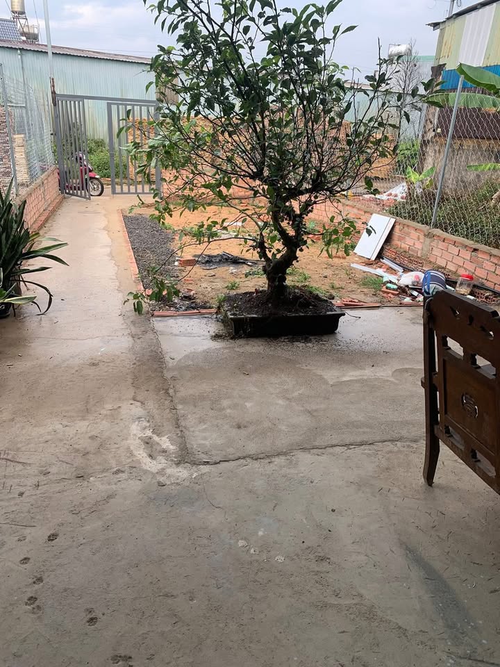 Nhà Nhỏ 100m² Sổ Hồng Giá 680 Triệu - Gần Chợ, KCN Sông Mây