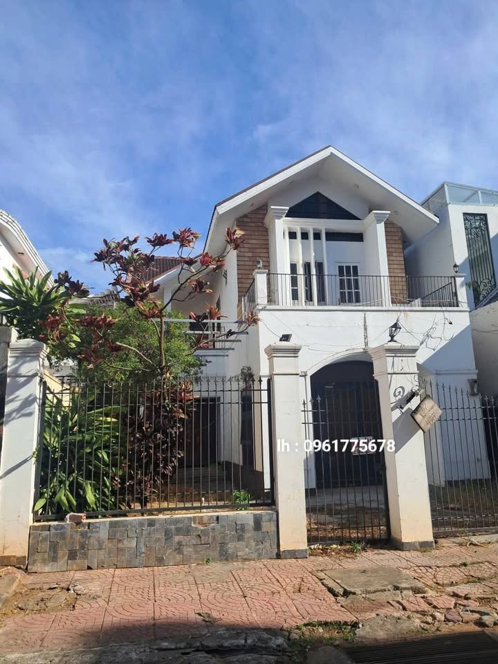 Biệt thự Nguyên Hồng BMT 260m² - Vị trí trung tâm, giá tốt