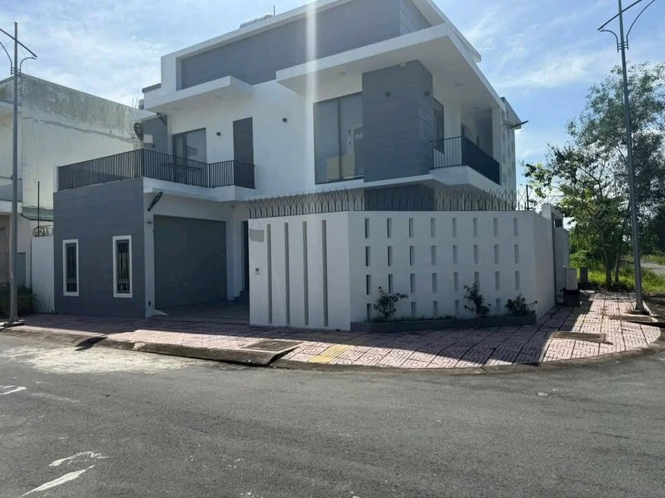 Nhà Phố Phường 9, Vĩnh Long 252m² - Vị trí đắc địa