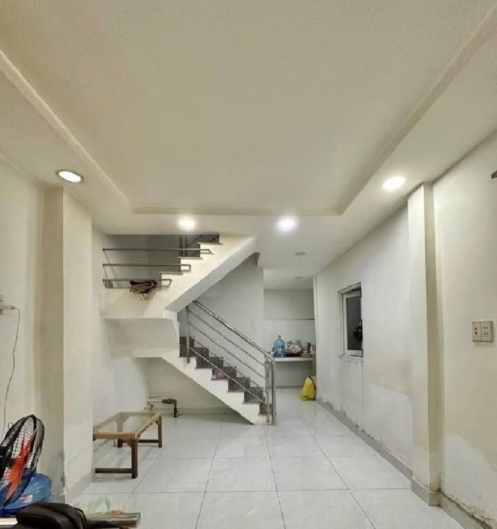 Nhà 30m² Lê Hồng Phong Q10 - 2 Tầng BTCT - Sổ Hồng Chính Chủ - 5.5 Tỷ