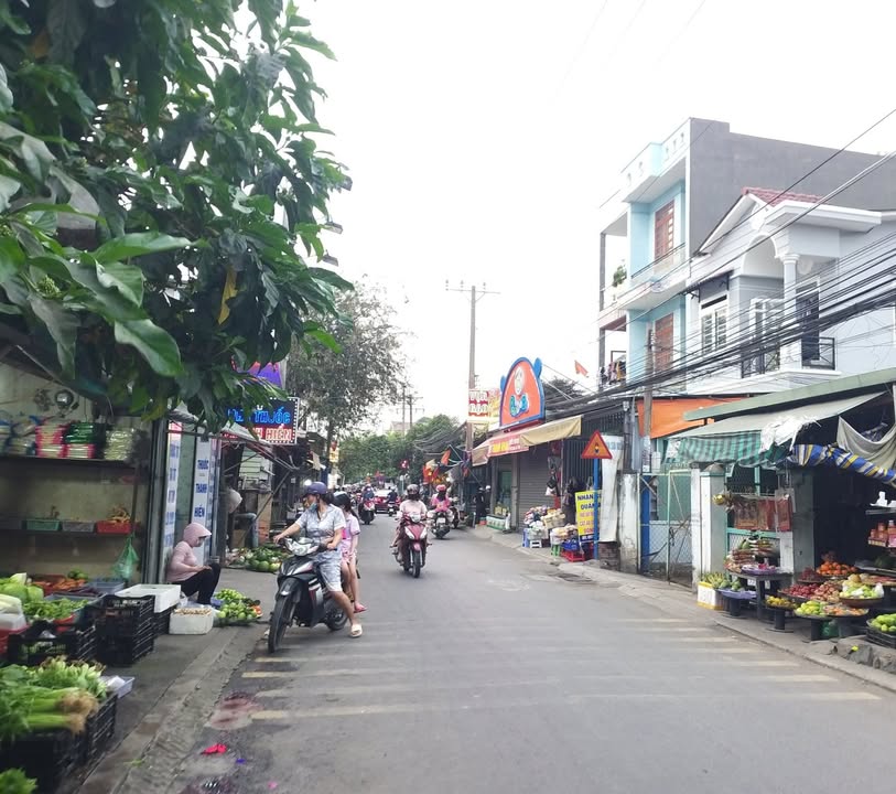 Nhà Phố Kinh Doanh Dĩ An 120m² - 7 Tỷ, Mặt Tiền Lý Thường Kiệt