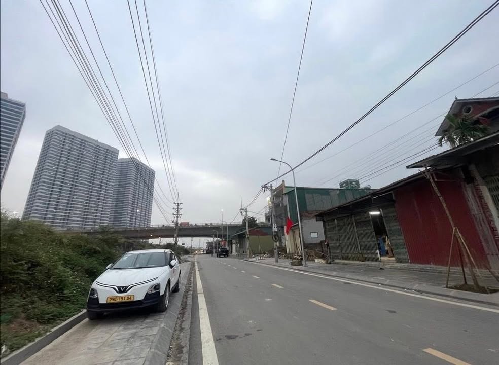 Bán Nhà 3 Tầng 76m² Ngọc Giang, Đông Anh - Ô Tô Đỗ Cửa, Gần Cầu Nhật Tân