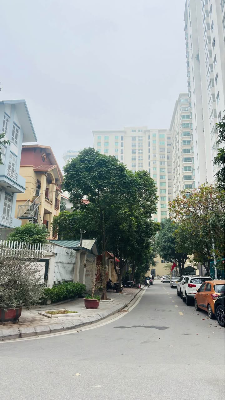 Nhà Mặt Tiền Kinh Doanh 6 Tầng Thang Máy Cầu Giấy - 325m² - 80 Tỷ