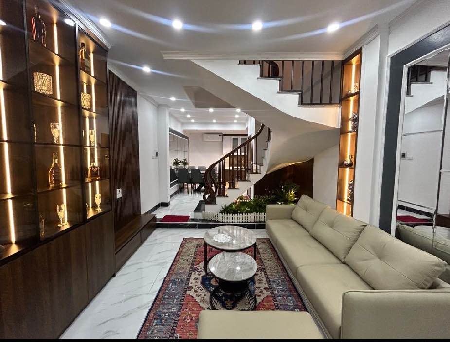 Nhà 35m² Hồ Tùng Mậu, Cầu Giấy - 5 Tầng, 3PN, Full Nội Thất, Sẵn Sàng Ở Ngay