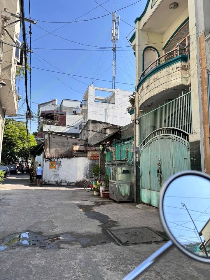 Nhà Gò Vấp 39.8m² Hẻm Xe Hơi - Giá 5.48 tỷ, tiện xây mới!