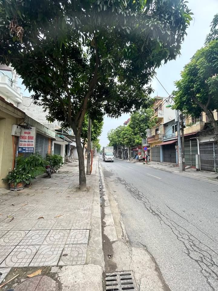 Bán Đất 82m² Hồ Cầu Đuống, Gia Lâm - Sổ Đỏ Nở Hậu