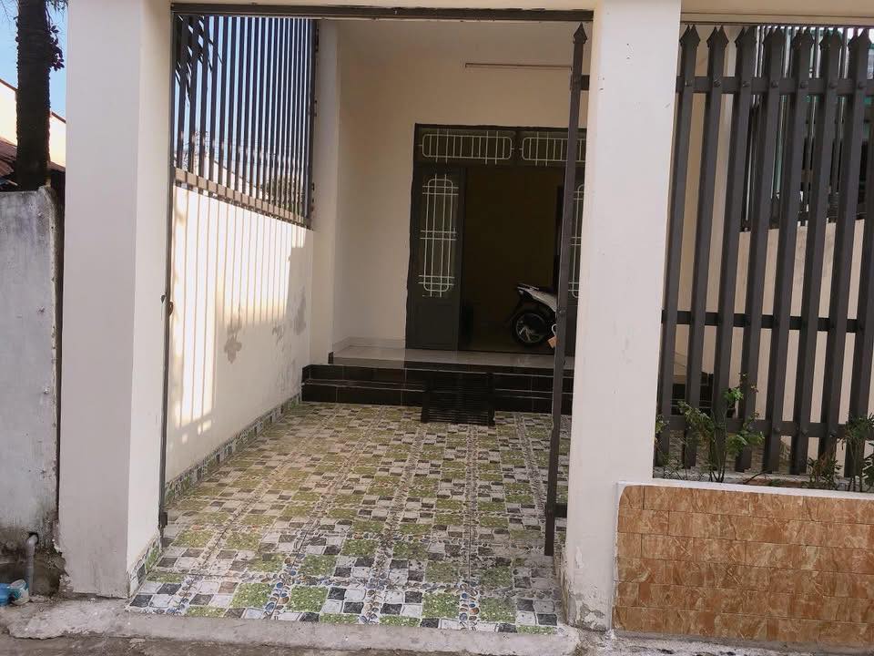 Cho thuê nhà cấp 4 hẻm 613 Phú Lợi, TDM - 1PN, Sân Oto, Full Nội Thất