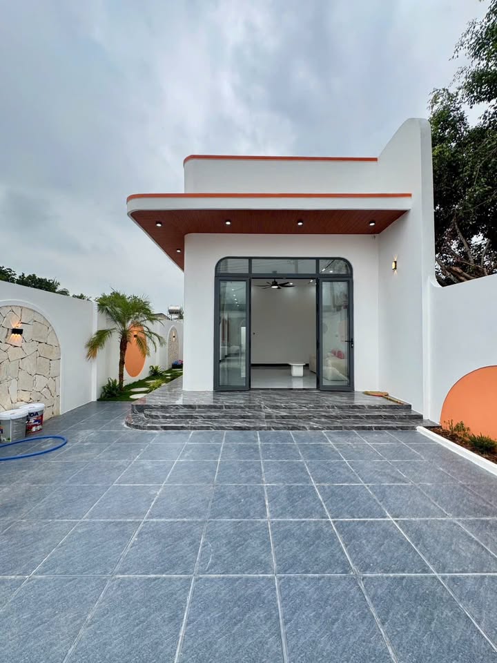 Nhà Chữ L 194m² Ngô Quyền, Hòa Thành - Tặng Sofa, Bàn Ăn, Giá 1.95 Tỷ