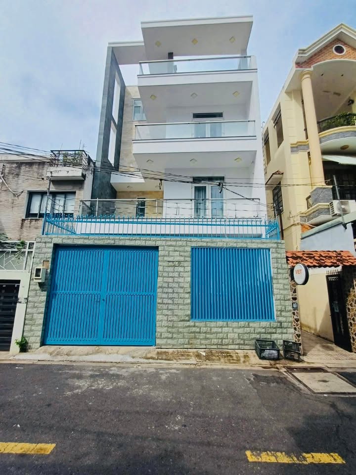 Nhà phố Mặt tiền Nguyễn Bá Huân Thảo Điền 205m² - Vị trí đắc địa