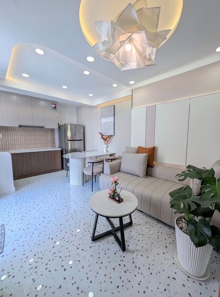 Nhà 35m² 3PN Ngã Tư Hàng Xanh - 2 Tầng Sân Thượng - 5 Tỷ