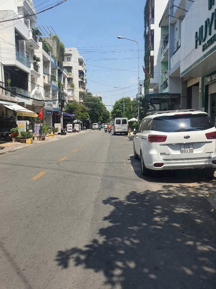 Nhà Mặt Tiền Lê Quốc Trinh Tân Phú 119m² - Vị Trí Kinh Doanh Đắc Địa