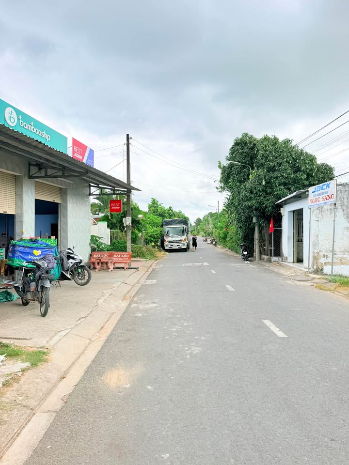 Nhà Kho Trần Lái - Trà Vinh 400m² giá 4 tỷ - Sẵn sàng hoạt động ngay!