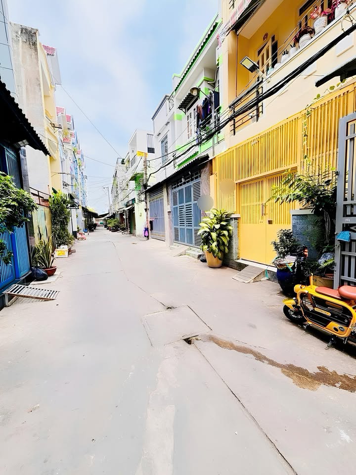 Nhà 2 Tầng 48m² Đường Xe Hơi 7m, Tân Phú - Sổ Hồng Sẵn Sàng