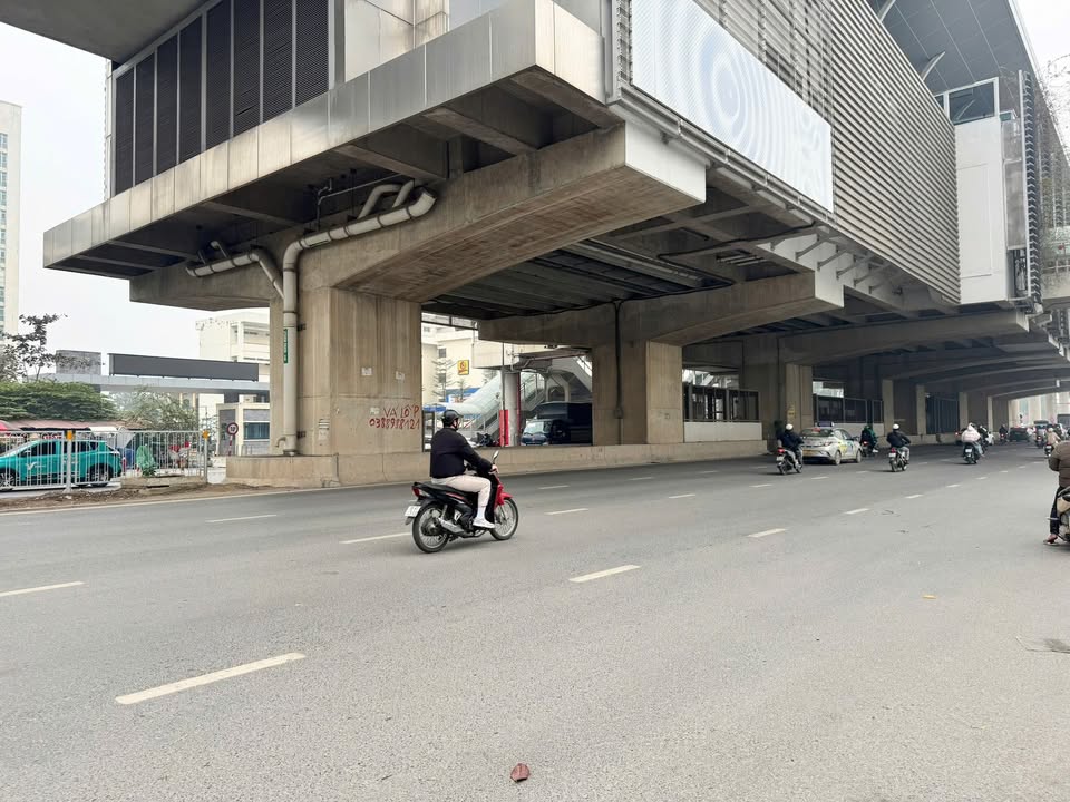 Bán nhà Cầu Diễn Nam Từ Liêm 38m² giá 8 tỷ - Vị trí đẹp, sổ vuông!