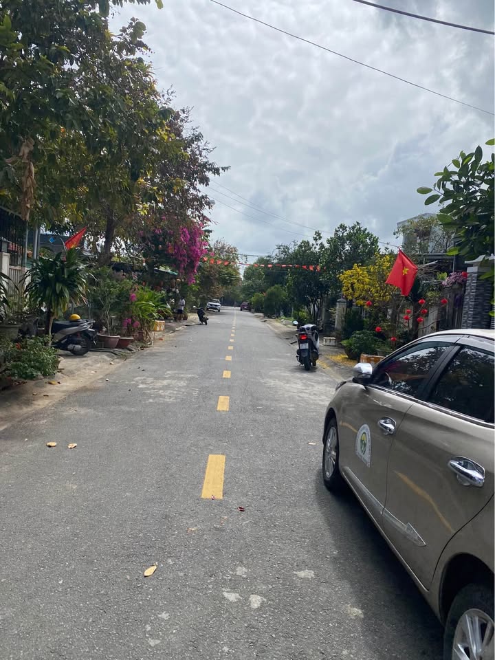 Nhà Mặt Tiền Lê Đình Dương, Hội An - 100m², Hướng TN, Giá 4 Tỷ