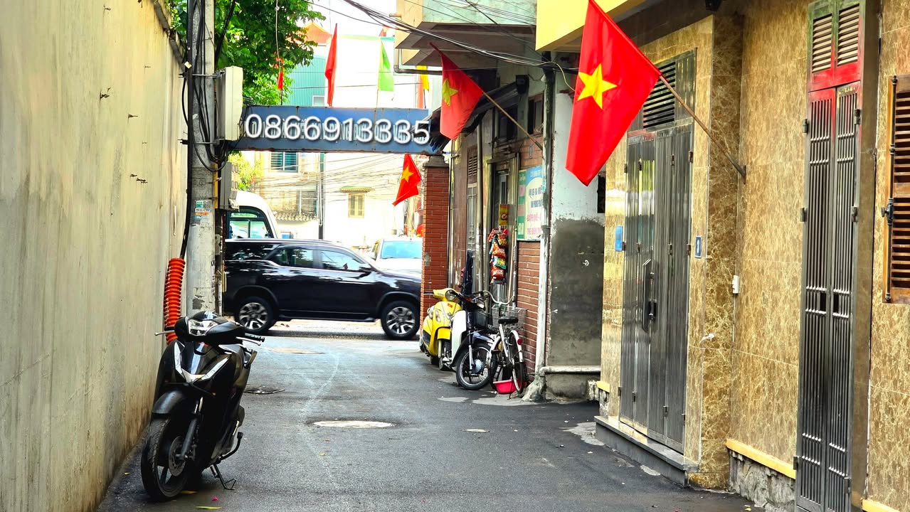 Bán nhà phố Ngô Quyền Hà Đông 35m² giá 8.x tỷ - Sẵn sàng ở ngay!