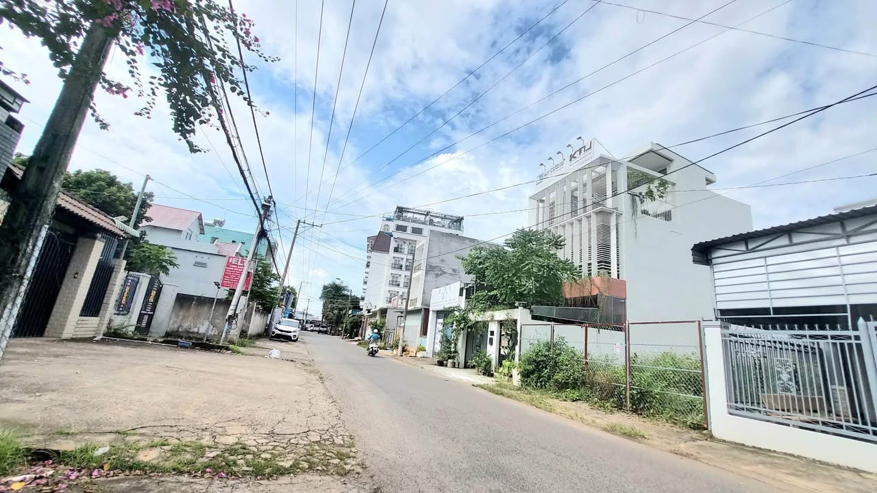Nhà Mặt Tiền Nguyễn Chí Thanh, Long Khánh - 252m² Sổ Riêng, Giá 4.3 Tỷ