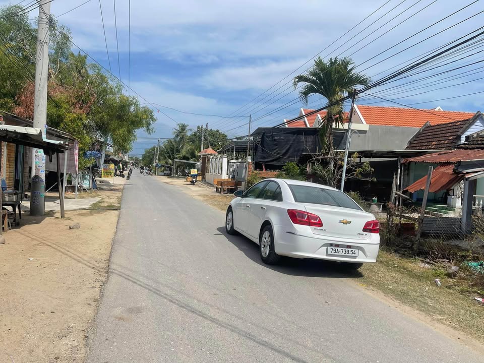 Bán đất Vạn Ninh 300m² giá 2.7 tỷ - Tiềm năng tăng giá cực lớn!