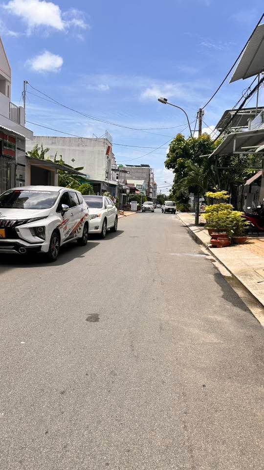 Nhà 2 Tầng Mặt Tiền Văn Cao, Lấn Biển - 100m² Giá 3.8 Tỷ