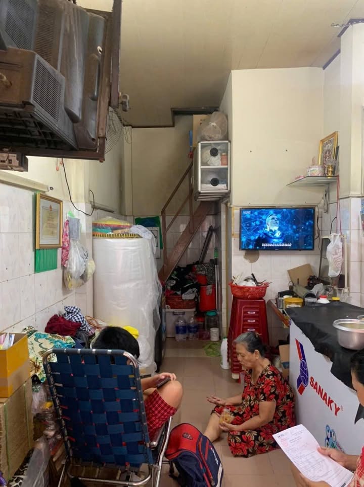 Nhà riêng Quận 11 14m² giá 2.7 tỷ - Hẻm ô tô vào tận nhà!