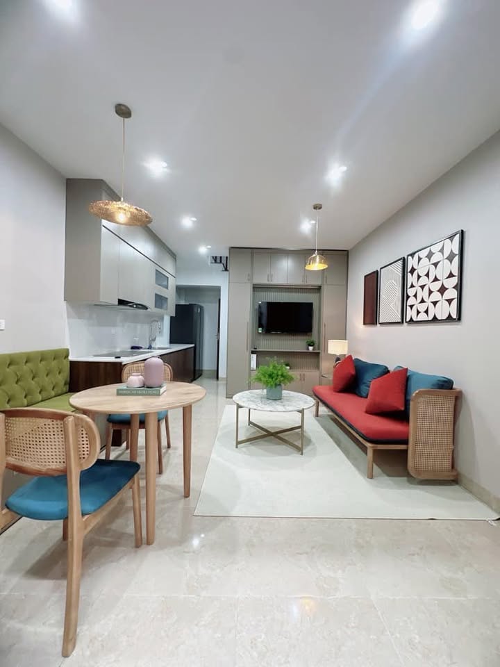 Nhà Phố Trạm Long Biên 35m² 5 tầng - Sẵn sàng ở ngay đón Tết!