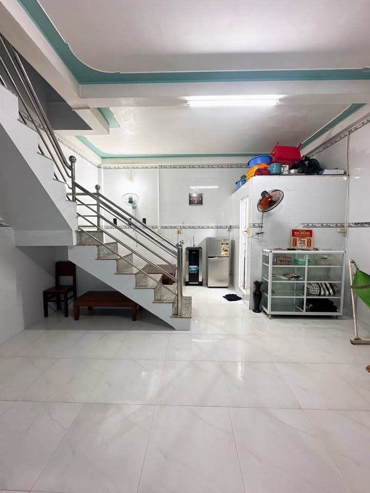 Nhà 1 trệt 1 lầu Long Xuyên 29m² - Full nội thất, ô tô tận cửa!