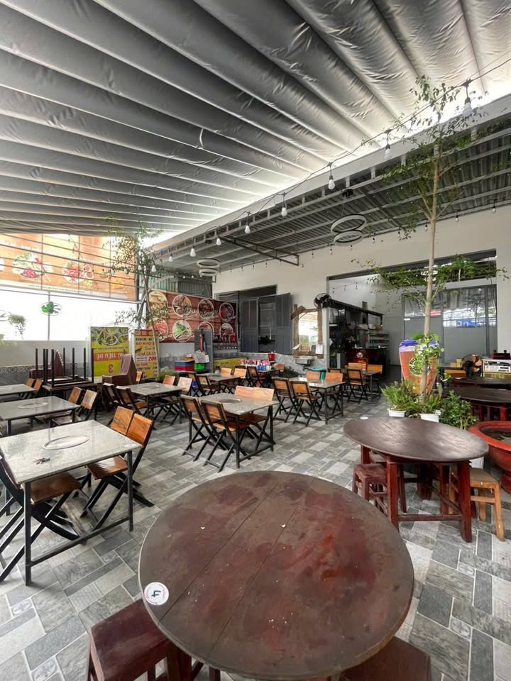 Thuê Mặt Bằng Ninh Kiều Cần Thơ 200m² - Mặt Tiền Kinh Doanh Sầm Uất!