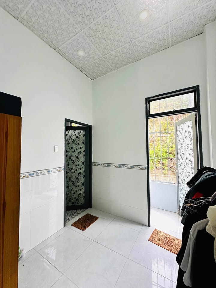 Nhà 52m² Phạm Văn Đồng, Nha Trang - 50m ra biển, 3PN, 7.7 tỷ