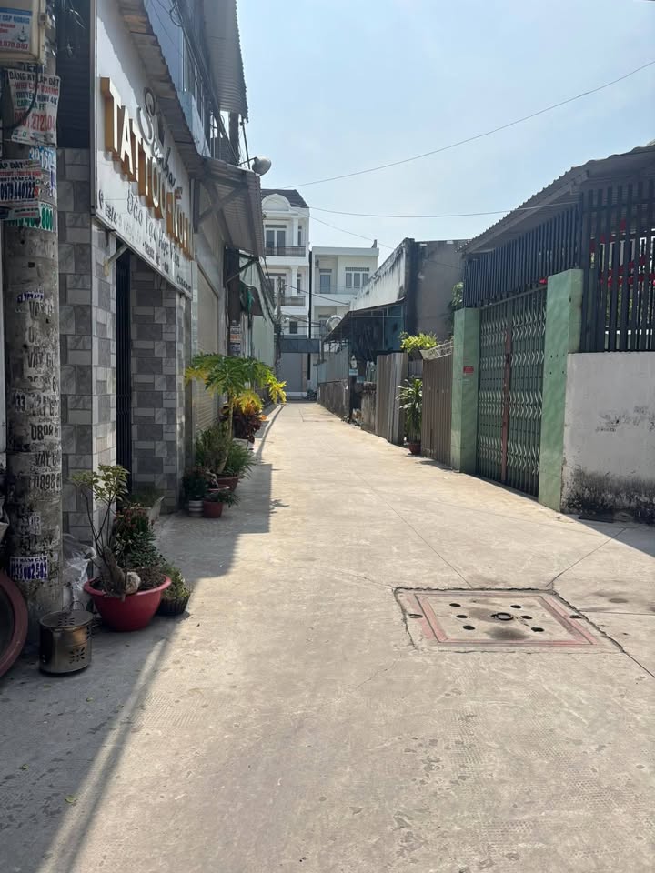 Nhà 28m² Phường An Phú Đông, Quận 12 - Giá 800 Triệu, Sẵn Sàng Vào Ở Ngay