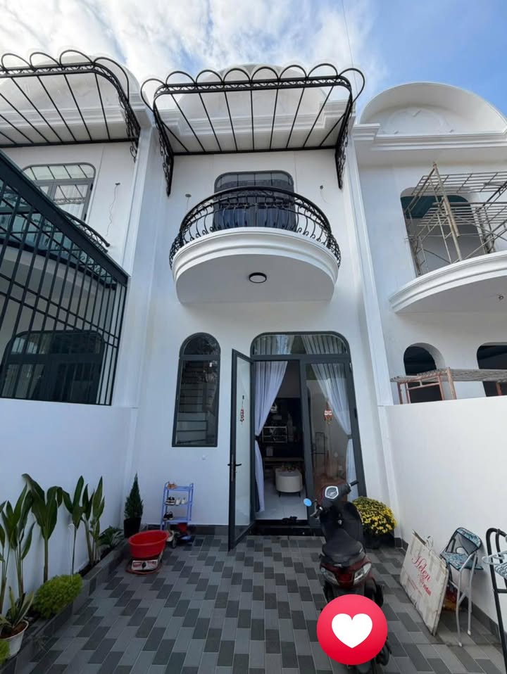 Nhà Riêng Pleiku 60m² - Ô tô vào tận nhà, giá chỉ 1.79 tỷ!