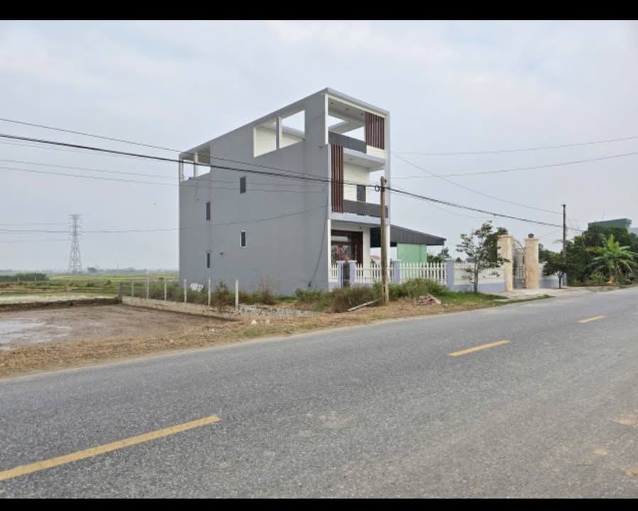 Nhà Mặt Tiền Trung Đẳng, Hưng Hà: 100m², Kinh Doanh Đắc Lợi, Sẵn Sàng Đầu Tư