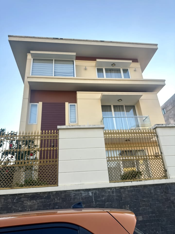 Nhà phố KDC Liên Phường 144m² giá 18.5 tỷ - Vị trí đắc địa sinh lời cao!