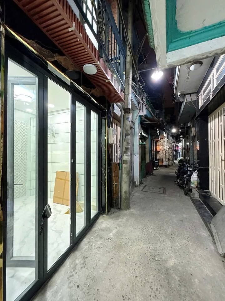 Nhà 3 Tầng 15m² Hậu Giang, Q6 - 2.28 Tỷ, Sổ Hồng Sẵn