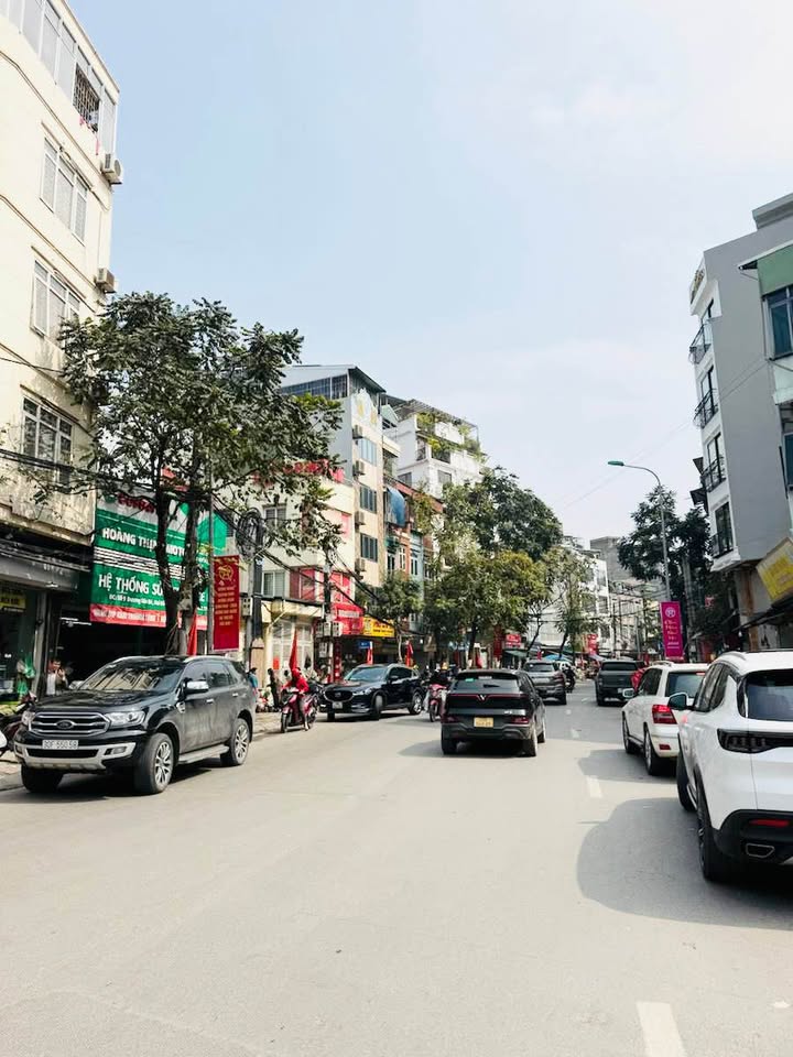 Tòa Văn Phòng Dương Văn Bé 70m² x 8 Tầng - Sẵn sàng làm việc!