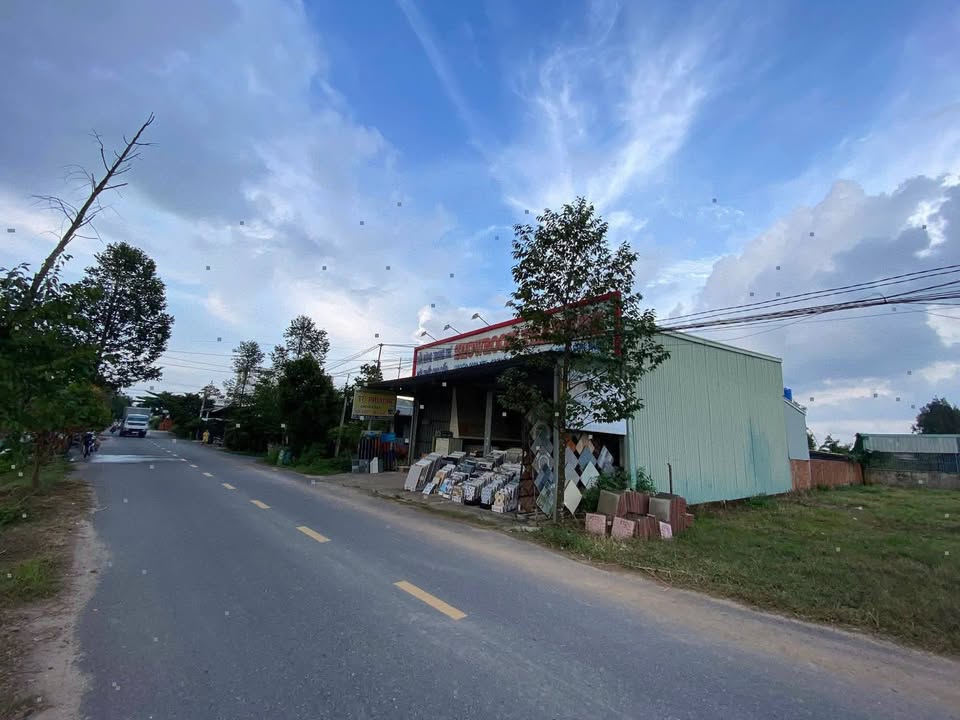 Mặt Tiền Kinh Doanh 420m² Giồng Lớn, Đức Hòa - Giá 4.8 Tỷ, Sẵn Sàng Sang Nhượng