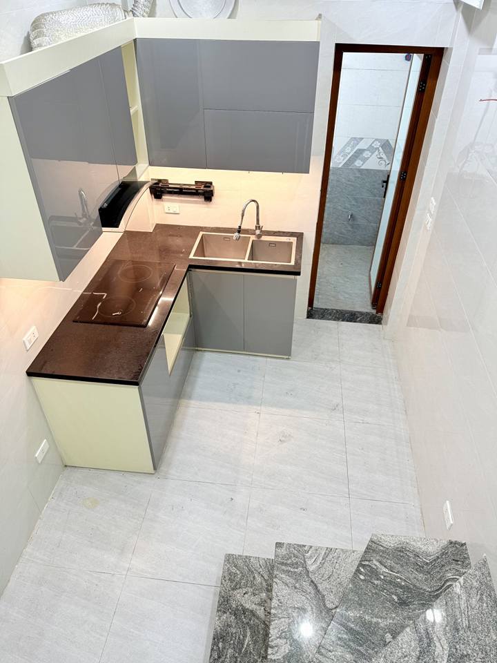 Bán nhà Nguyễn Lương Bằng 33m² giá 9 tỷ - Kinh doanh tốt, ngõ thông!