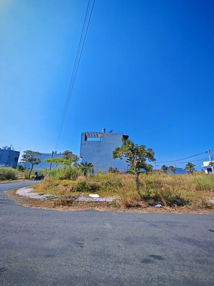 Bán Nền Góc Lê Thị Riêng, Châu Đốc - 143m², Vị Trí Vàng