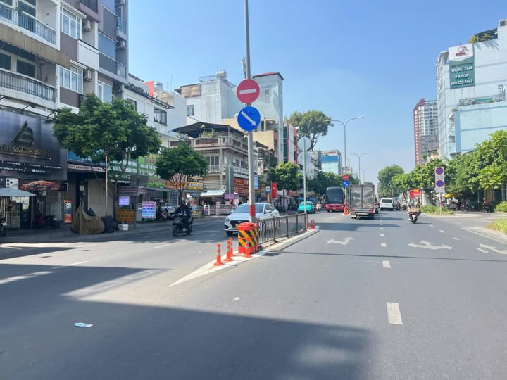 Nhà phố 2 mặt tiền đường 3/2 Quận 11 39m² giá 7.9 tỷ - Vị trí đắc địa