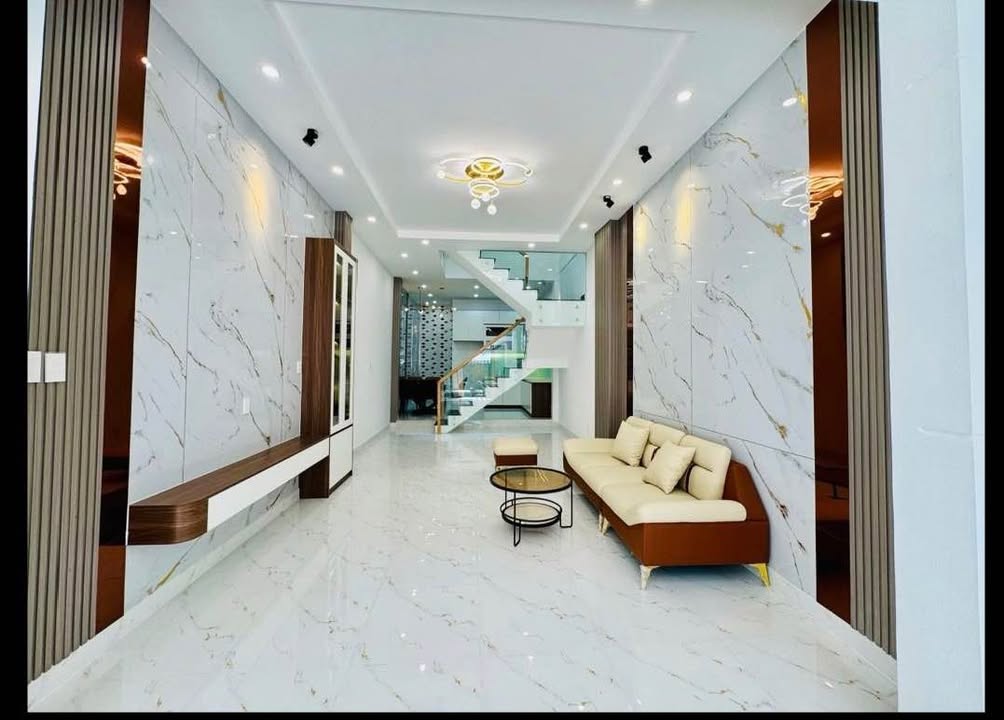 Nhà Phố Âu Cơ, Tân Bình 62m² - Mặt Tiền Kinh Doanh, Giá 9.9 Tỷ!