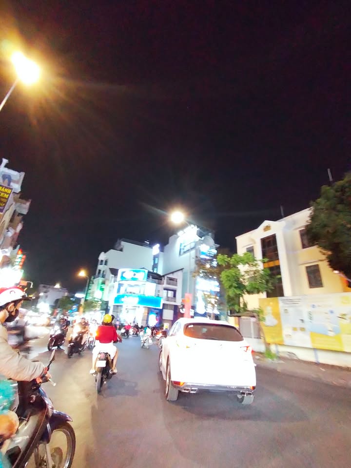 Nhà phố Tân Bình 72m² - Mặt tiền kinh doanh, bán gấp 11.5 tỷ!