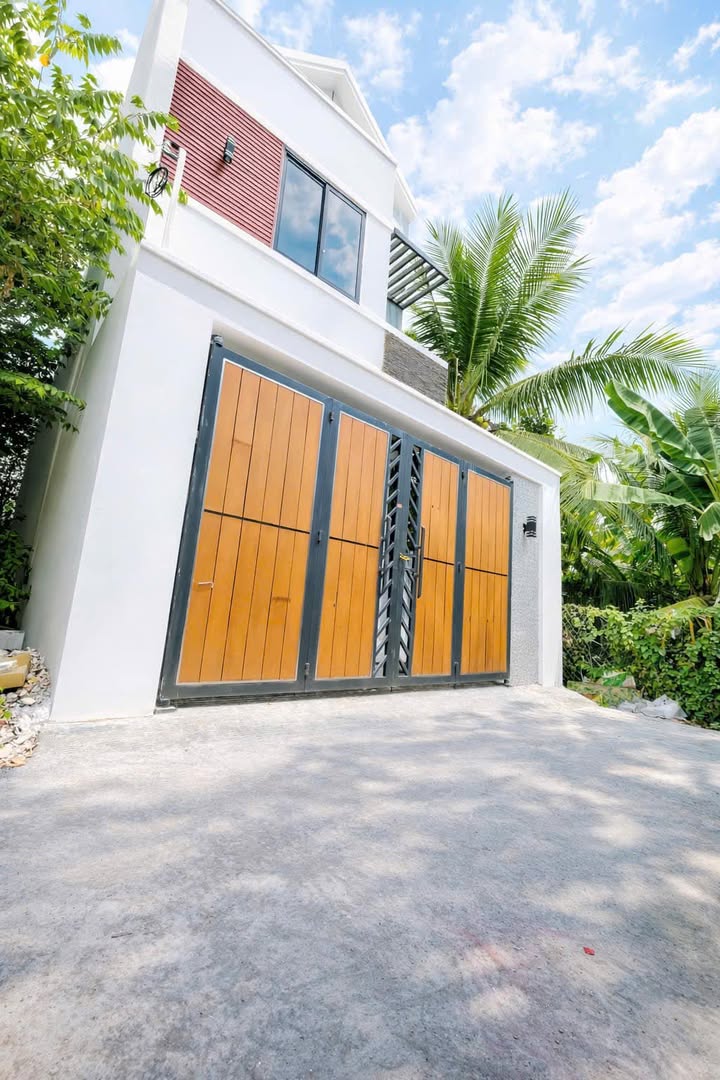 Nhà 2 Lầu Kiên Cố Gần Chợ Trung An, Mỹ Tho - 2.2 Tỷ