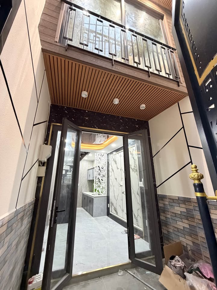 Bán nhà Bà Hom Quận 6 24m² giá 2 tỷ - Sẵn sàng ở ngay!