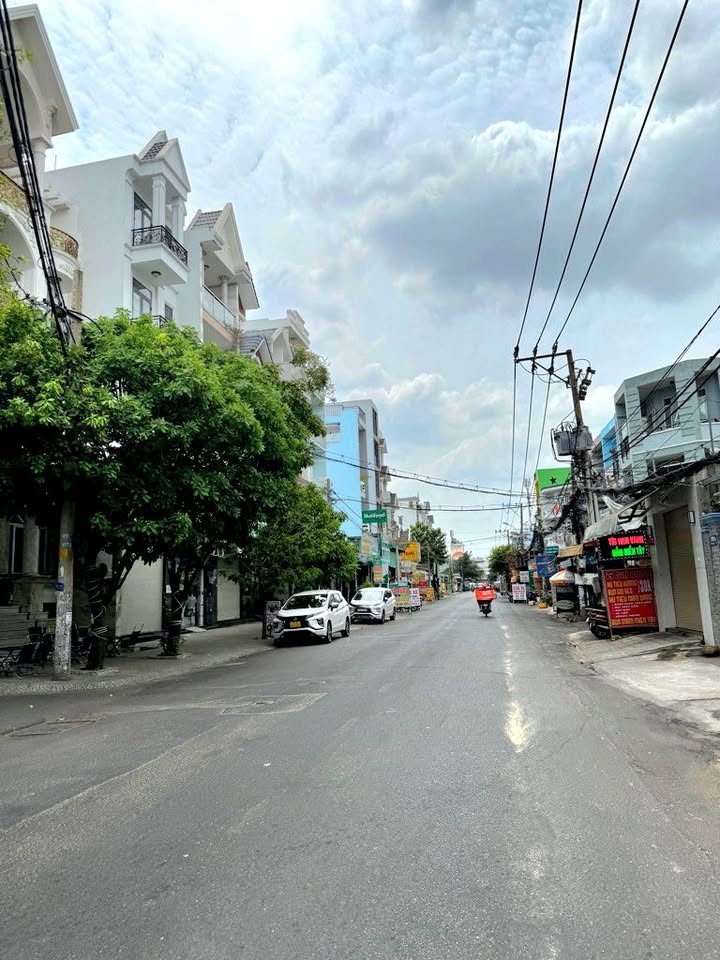 Nhà riêng Tân Bình 100m² giá 6 tỷ - Ô tô vào tận nhà!