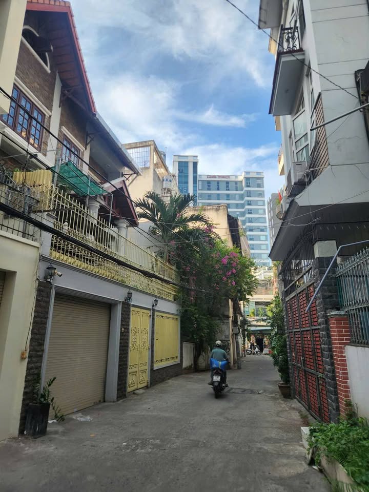 Nhà hẻm xe hơi Trần Huy Liệu, Phú Nhuận - 92m² giá 13.3 tỷ, sẵn sàng xây mới