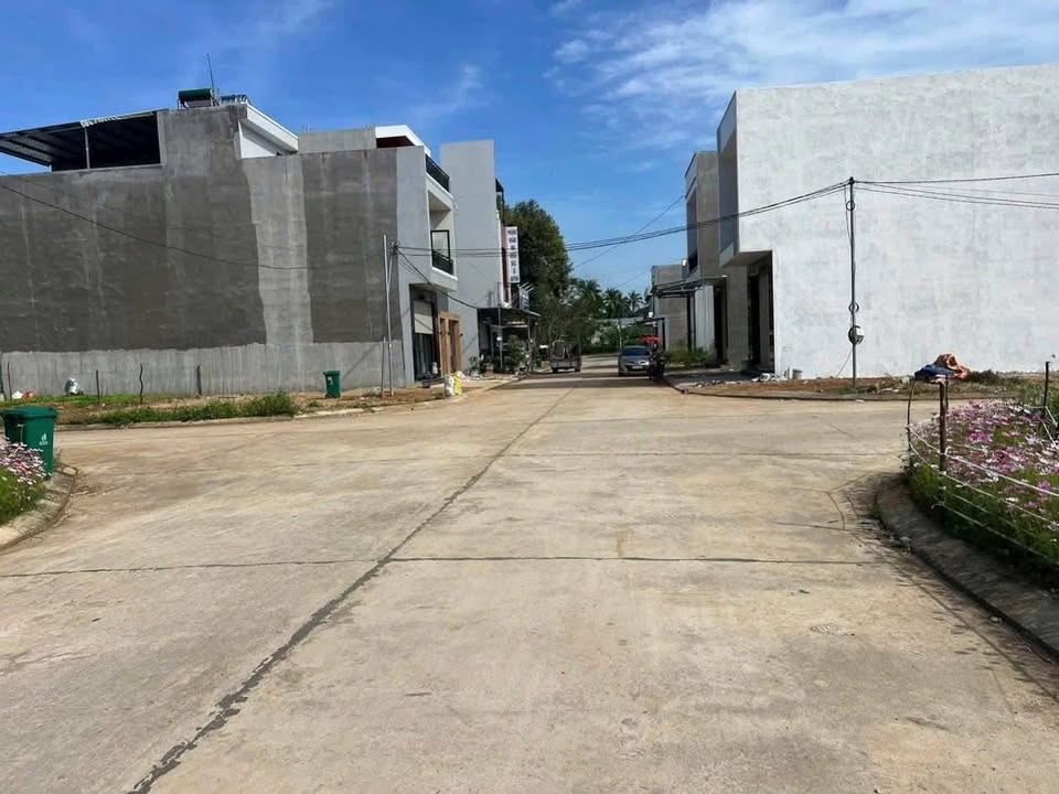 Đất nền Bồng Sơn Hoài Nhơn 110m² - Sổ đỏ chính chủ, lô góc đẹp!
