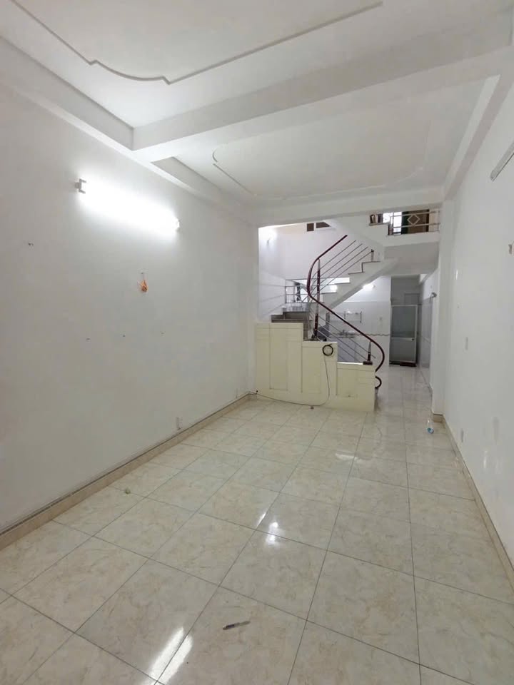 Nhà phố Lê Chân 90m² - Ô tô vào tận nhà, chính chủ!